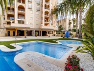 Amazing modern and spacy apartment close to the beach with a pool!